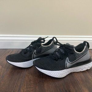 Nike Infinity React Fly nit